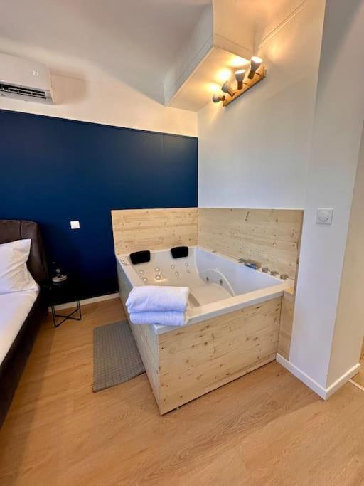 Britich 3D: Suite Spa Prive, Clim, Thermal/Artem Nancy Buitenkant foto