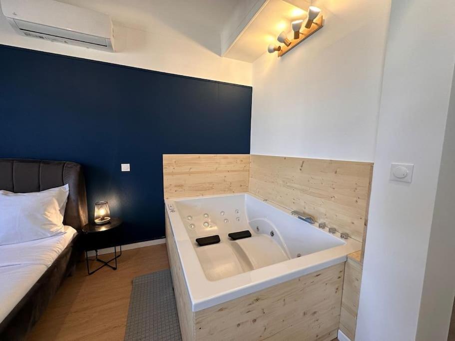 Britich 3D: Suite Spa Prive, Clim, Thermal/Artem Nancy Buitenkant foto